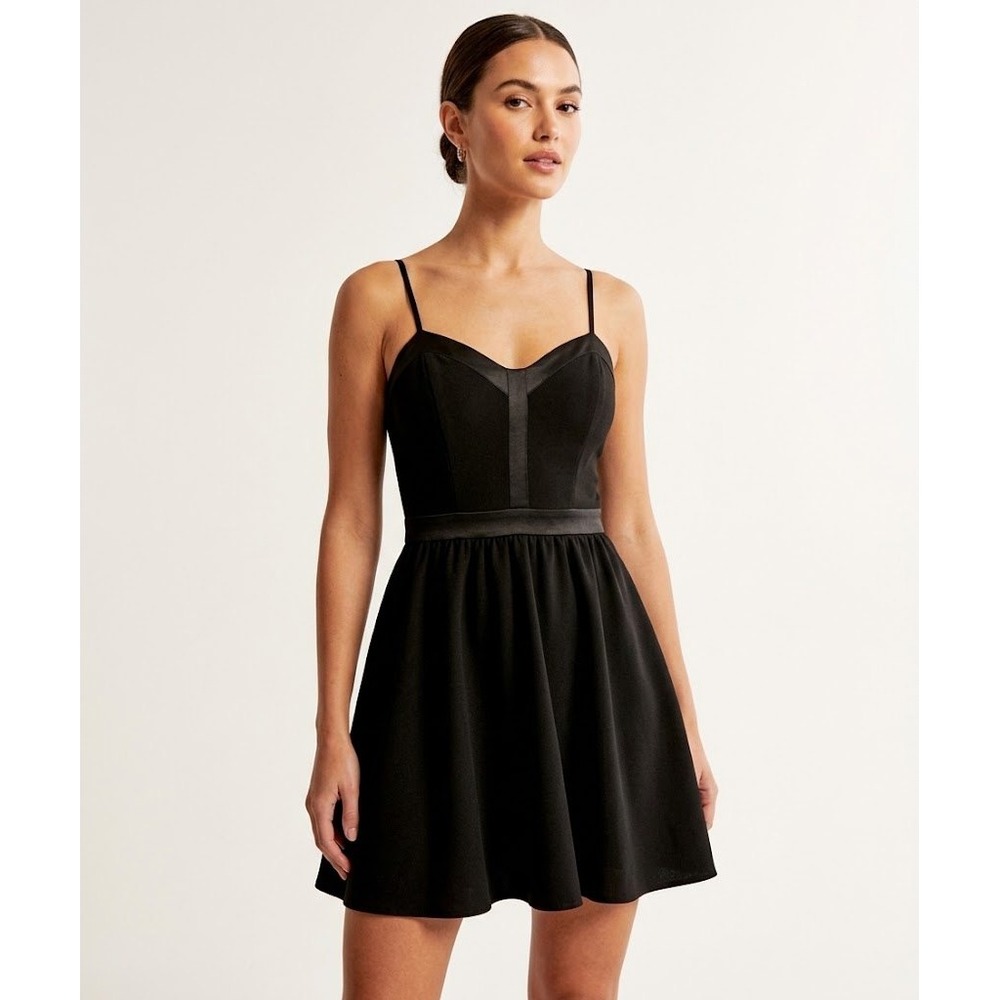 Guess Los Angeles Black Bustier Skater Mini Dress Satin Trim Size 2 W3FK2CW5SR0